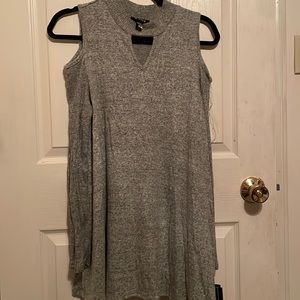 Womens cut out long sleeve, size XL